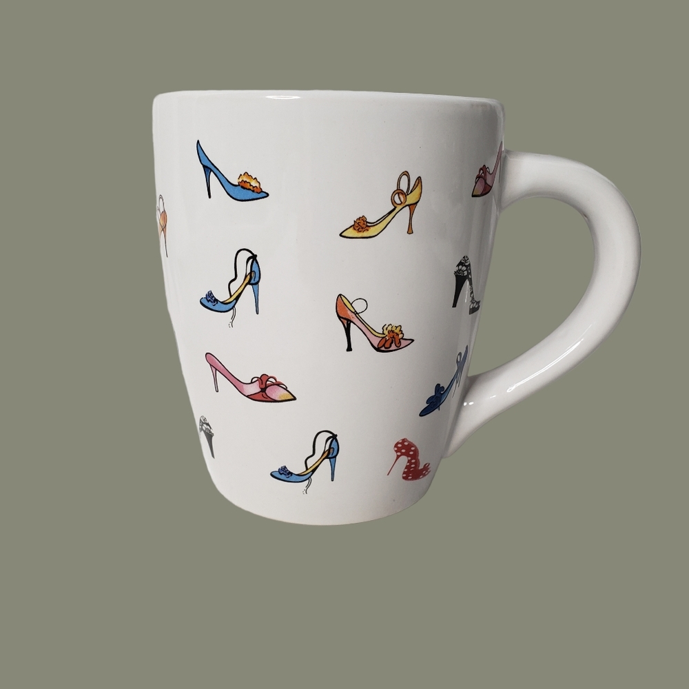 Large Cup with Shoes Pattern